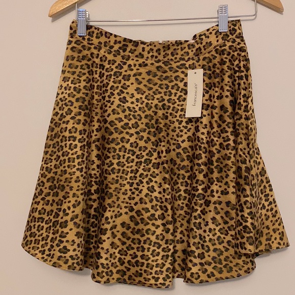 Francesca’s Leopard Print Mini Skirt - Picture 1 of 6